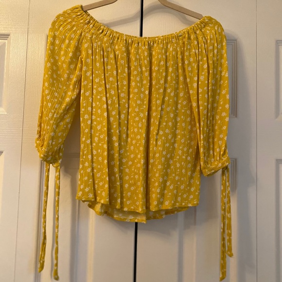 Yellow One Clothing Off the Shoulder Floral Top - Picture 1 of 1